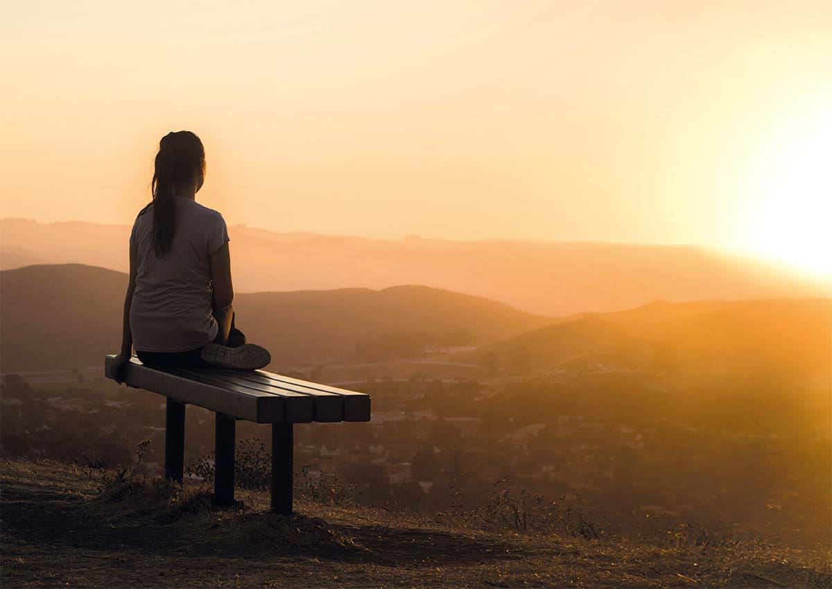 ”Valon puolella näkee, missä on pimeyttä”