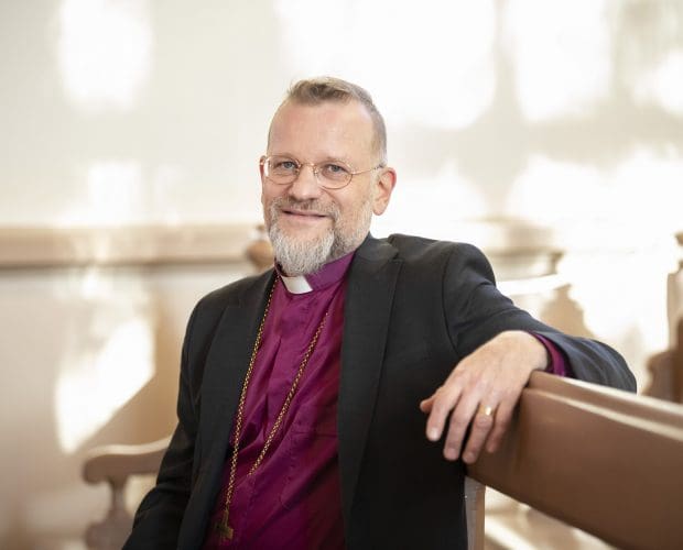 Kuvassa on Kuopion hiippakunnan piispa Jari Jolkkonen. Kuva Tuija Hyytinen, kirkon kuvapankki